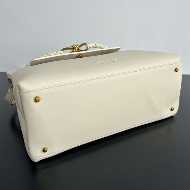 Bottega Veneta Medium Andiamo 09555 Sea salt Bottega Veneta Medium Andiamo 09555 Sea salt