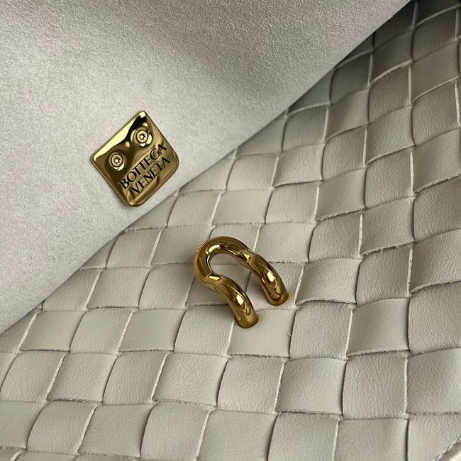 Bottega Veneta Medium Andiamo 09555 Sea salt Bottega Veneta Medium Andiamo 09555 Sea salt