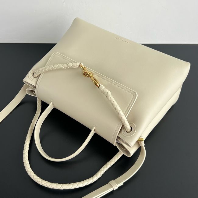 Bottega Veneta Medium Andiamo 09555 Sea salt Bottega Veneta Medium Andiamo 09555 Sea salt
