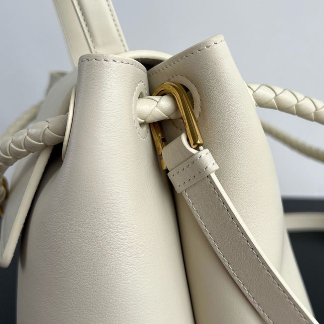 Bottega Veneta Medium Andiamo 09555 Sea salt Bottega Veneta Medium Andiamo 09555 Sea salt