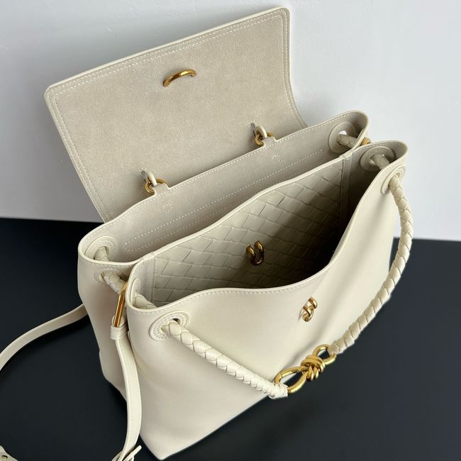 Bottega Veneta Medium Andiamo 09555 Sea salt Bottega Veneta Medium Andiamo 09555 Sea salt