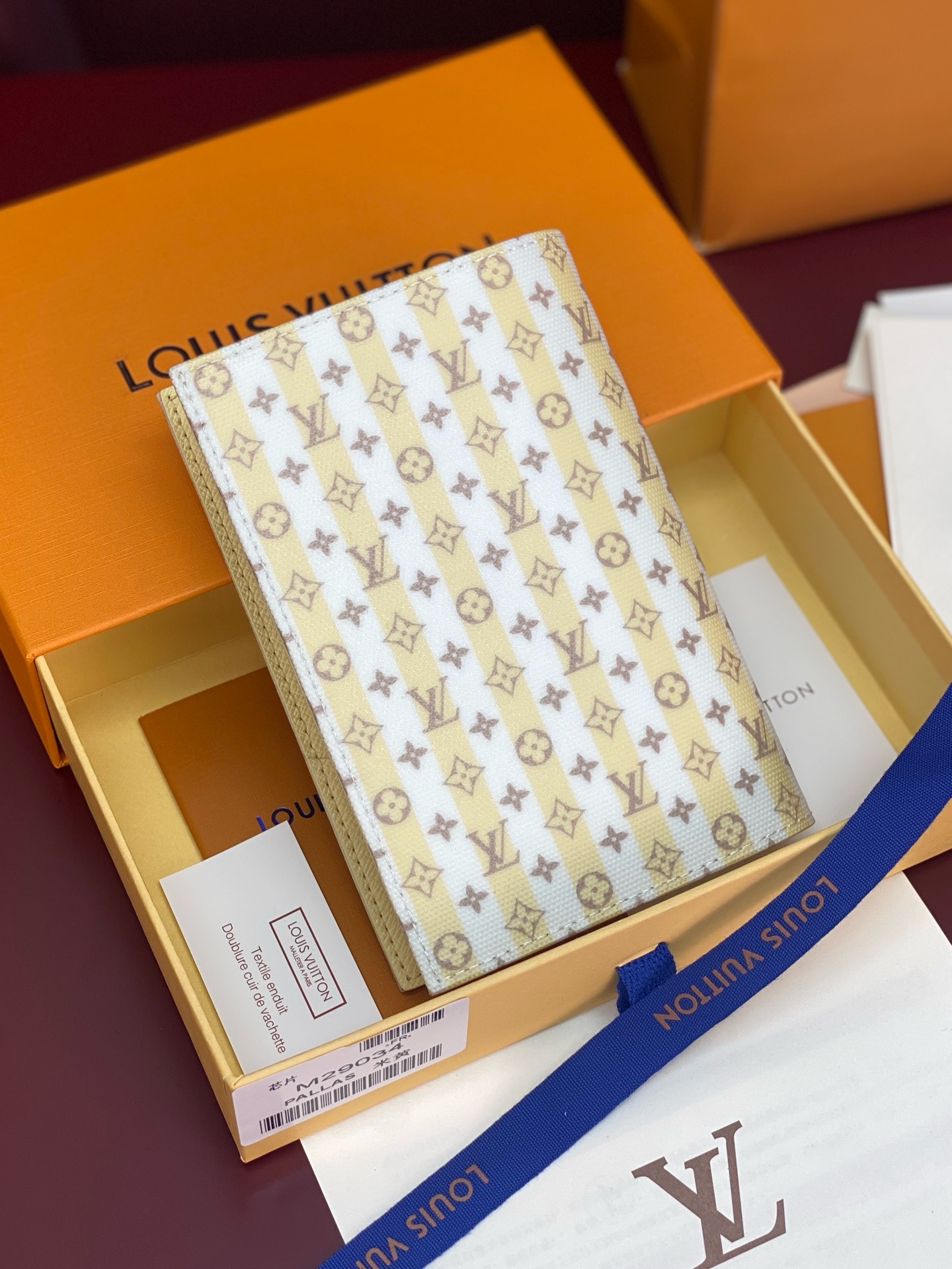 Louis Vuitton Passport Cover M29034 Banana Louis Vuitton Passport Cover M29034 Banana