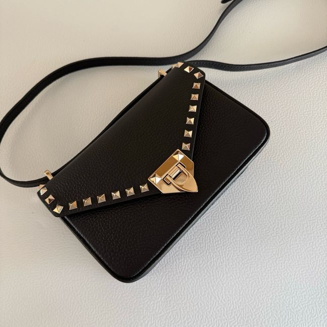 VALENTINO ROCKSTUD Small grained calfskin Shoulder Bag B0T76 black