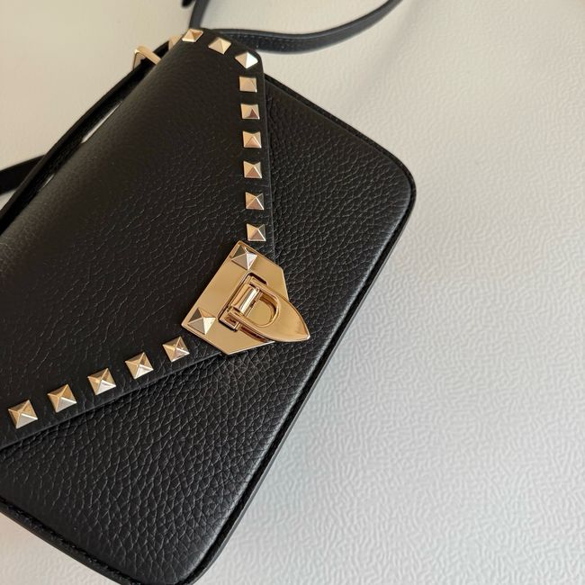VALENTINO ROCKSTUD Small grained calfskin Shoulder Bag B0T76 black