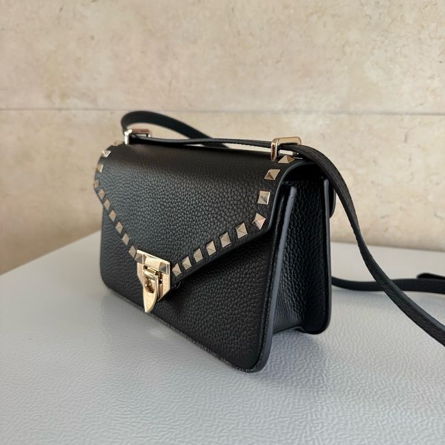 VALENTINO ROCKSTUD Small grained calfskin Shoulder Bag B0T76 black