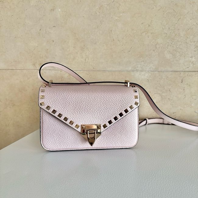 VALENTINO ROCKSTUD Small grained calfskin Shoulder Bag B0T76 pink