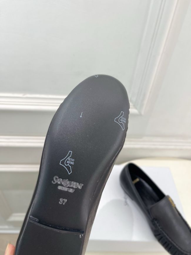 Yves saint Laurent LE LOAFER supple in shiny leather 818908-1