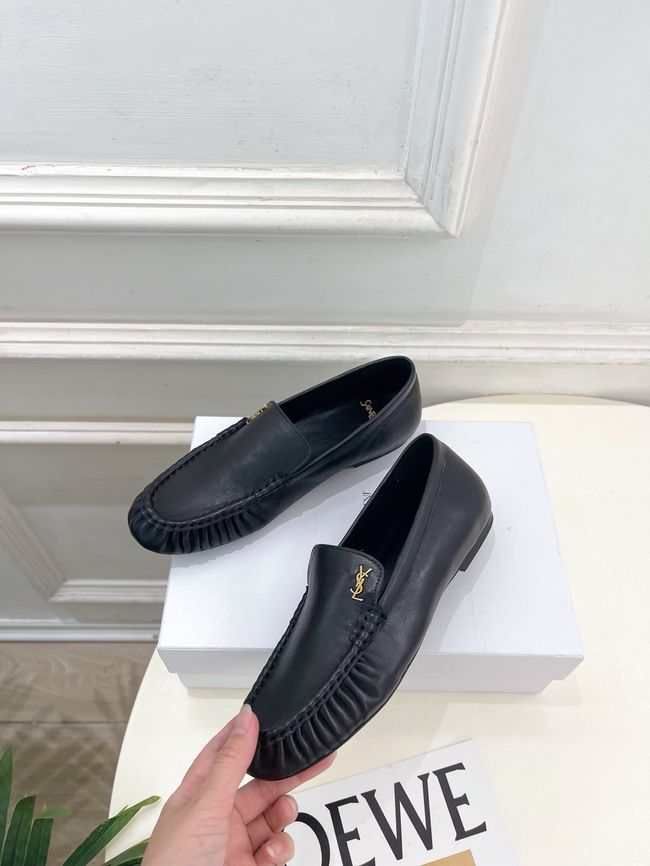 Yves saint Laurent LE LOAFER supple in shiny leather 818908-1