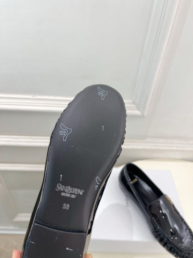 Yves saint Laurent LE LOAFER supple in shiny leather 818908-3