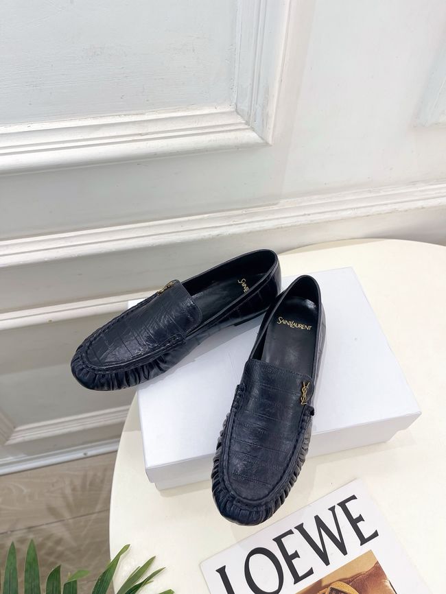 Yves saint Laurent LE LOAFER supple in shiny leather 818908-8