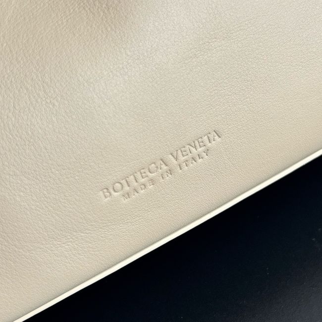 Bottega Veneta Small Andiamo 11590 Brass finish Bottega Veneta Small Andiamo 11590 Brass finish