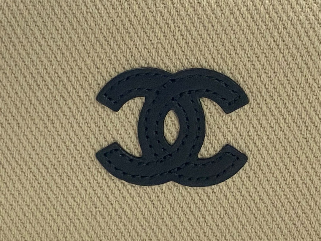 Chanel Large Zipped Pouch AP5267 Beige Chanel Large Zipped Pouch AP5267 Beige