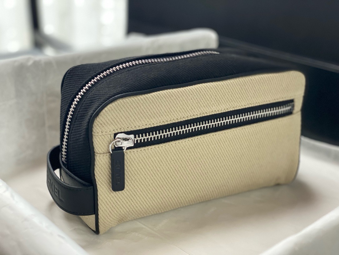 Chanel Large Zipped Pouch AP5267 Beige Chanel Large Zipped Pouch AP5267 Beige