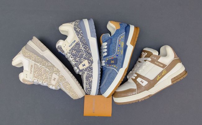 Louis Vuitton Trainer Sneaker 1AHWRJ-2