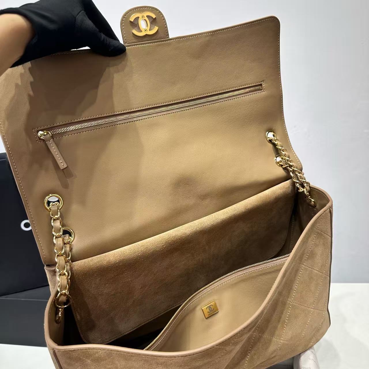 CHANEL Maxi Flapbag Suede Calfskin AS6233 brown CHANEL Maxi Flapbag Suede Calfskin AS6233 brown