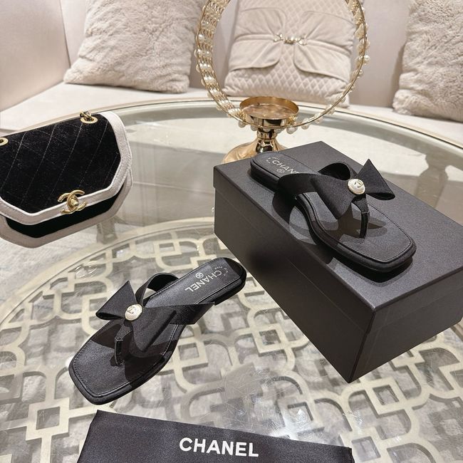Chanel Thongs 64134-4