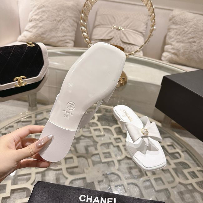 Chanel Thongs 64134-5