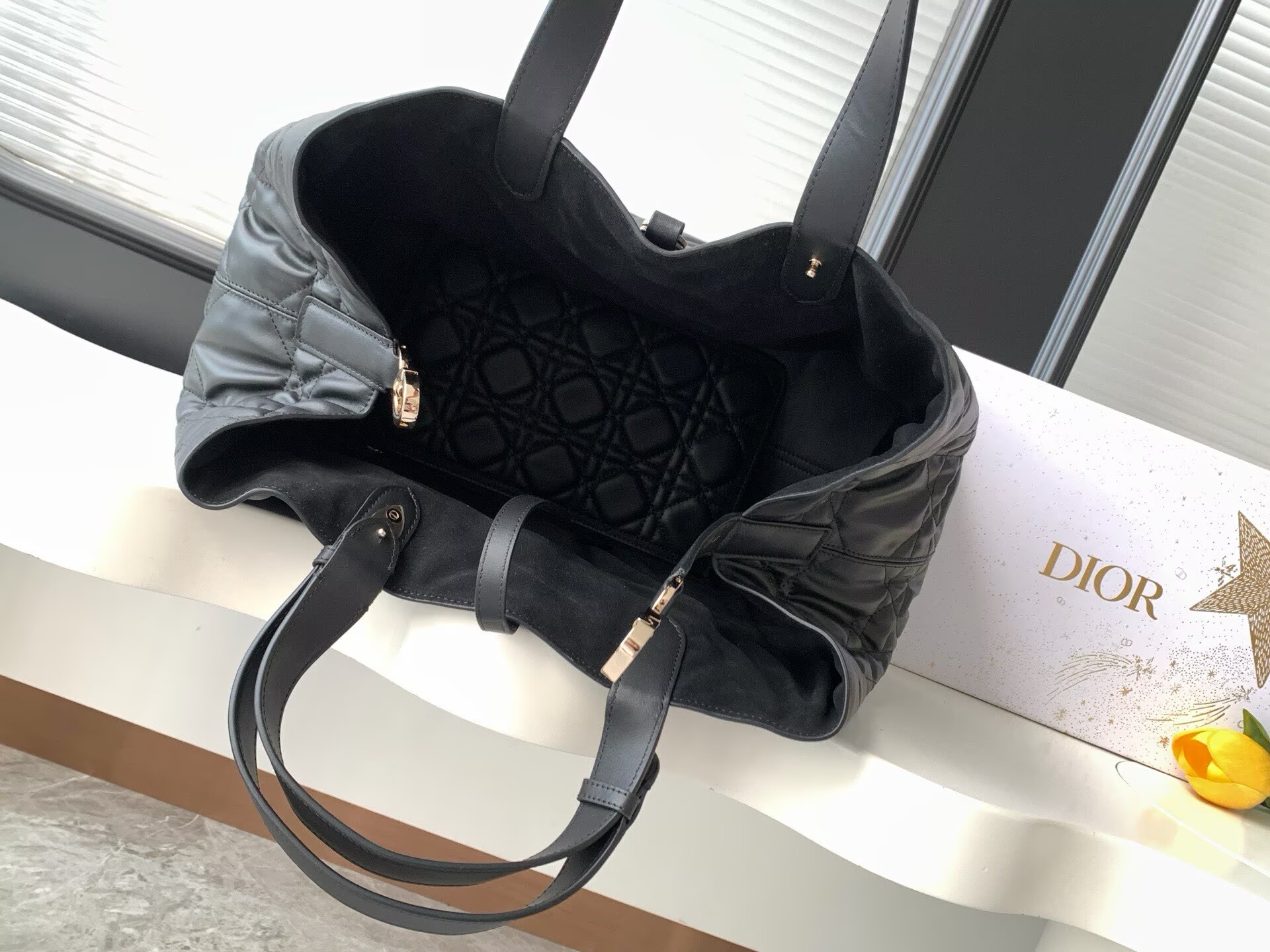 LARGE DIOR TOUJOURS BAG Latte Macrocannage Calfskin M6233 Black