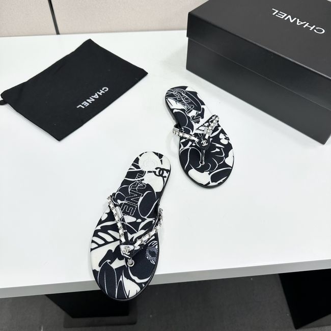Chanel Thongs 64143-3