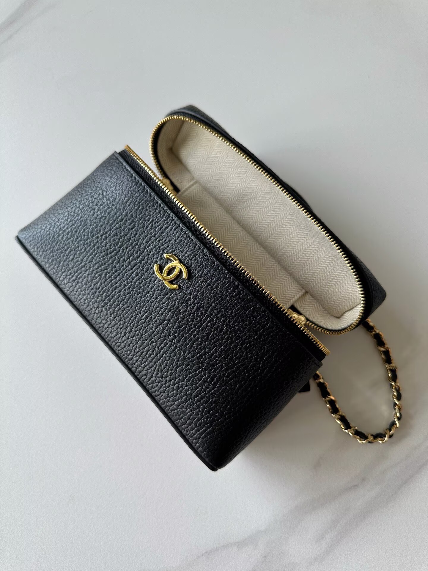 Chanel Vanity With Chain AP5346 Black