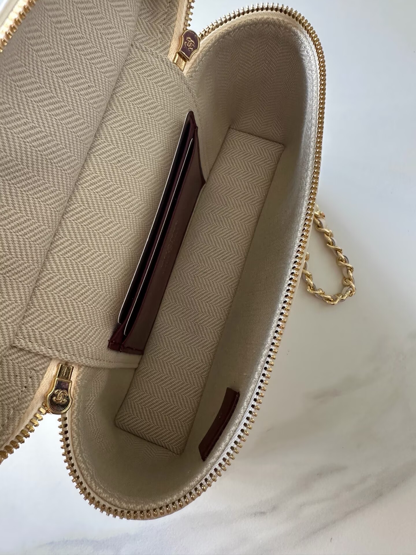 Chanel Vanity With Chain AP5346 White
