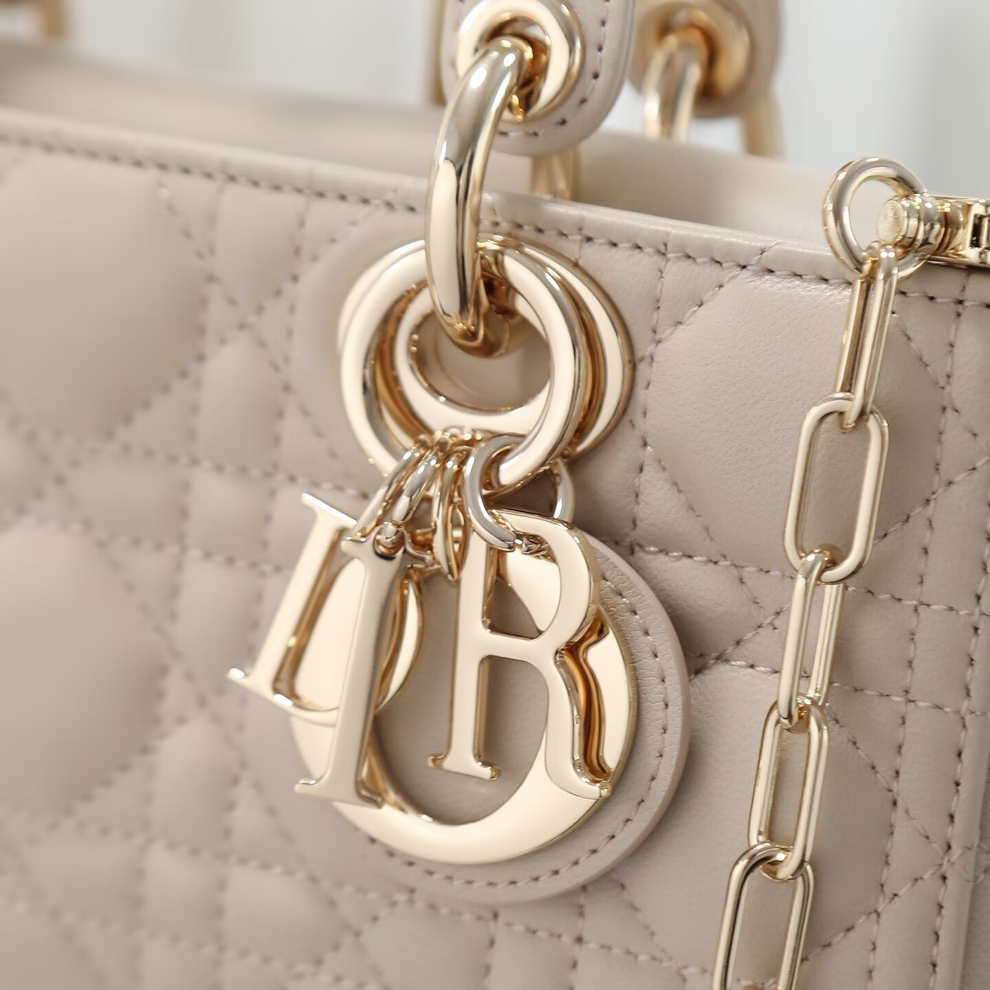 Dior Small Lady D-Joy Bag Metallic Cannage Calfskin M0613 Beige Dior Small Lady D-Joy Bag Metallic Cannage Calfskin M0613 Beige