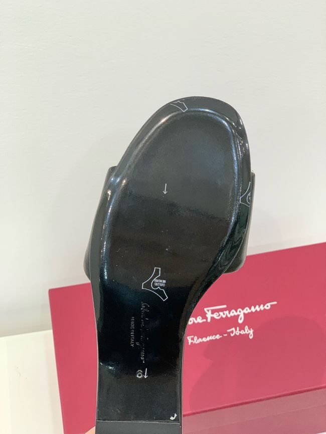 Ferragamo Slippers 64189-2