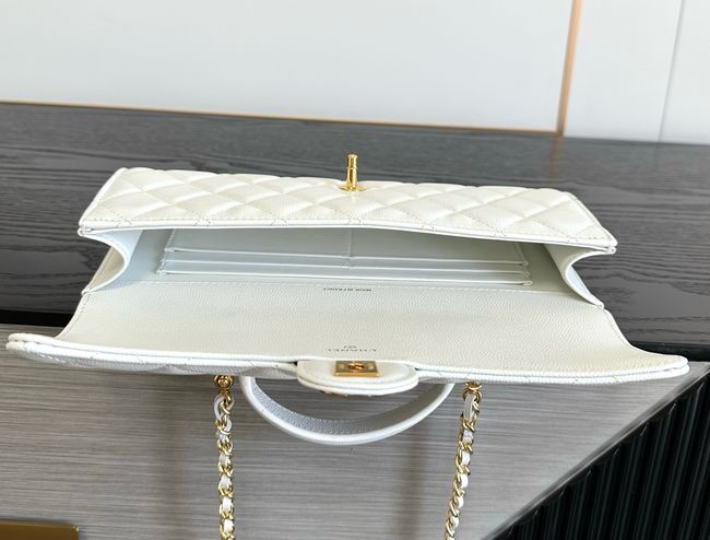 Chanel Clutch with chain AP5280 white