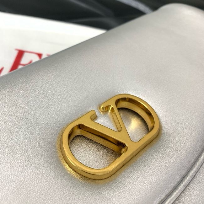 VALENTINO DEVAIN Small Sheepskin Shoulder Bag WB0T31 Silver VALENTINO DEVAIN Small Sheepskin Shoulder Bag WB0T31 Silver