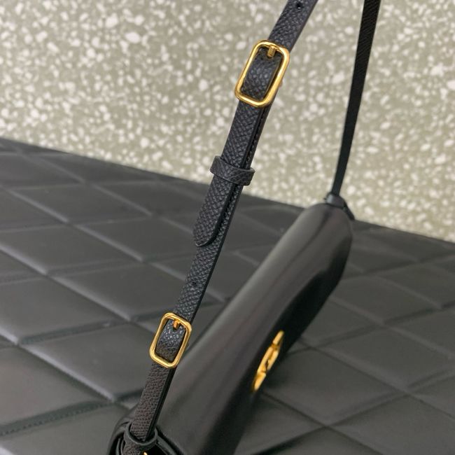 VALENTINO DEVAIN Small Sheepskin Shoulder Bag WB0T31 black VALENTINO DEVAIN Small Sheepskin Shoulder Bag WB0T31 black