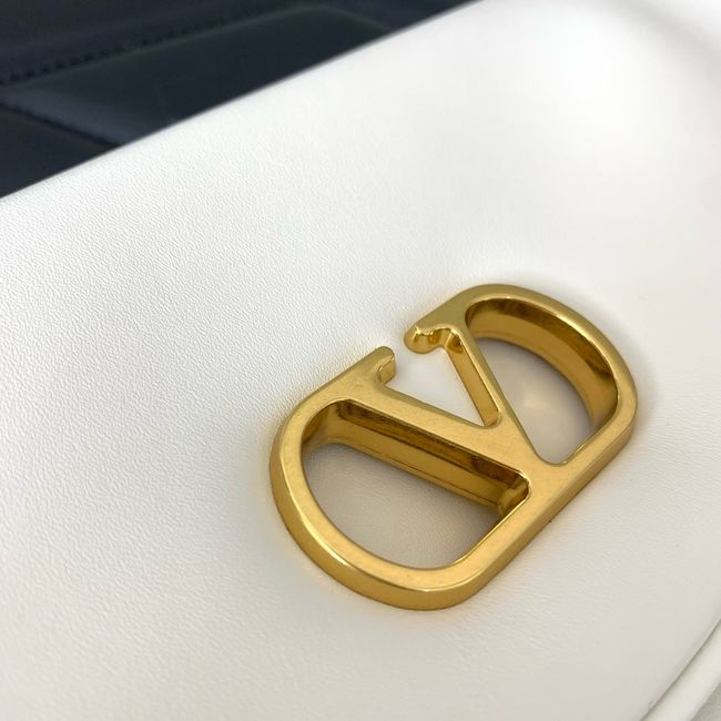 VALENTINO DEVAIN Small Sheepskin Shoulder Bag WB0T31 white VALENTINO DEVAIN Small Sheepskin Shoulder Bag WB0T31 white