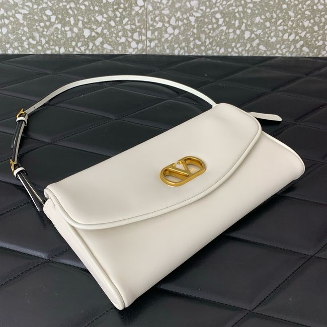 VALENTINO DEVAIN Small Sheepskin Shoulder Bag WB0T31 white VALENTINO DEVAIN Small Sheepskin Shoulder Bag WB0T31 white