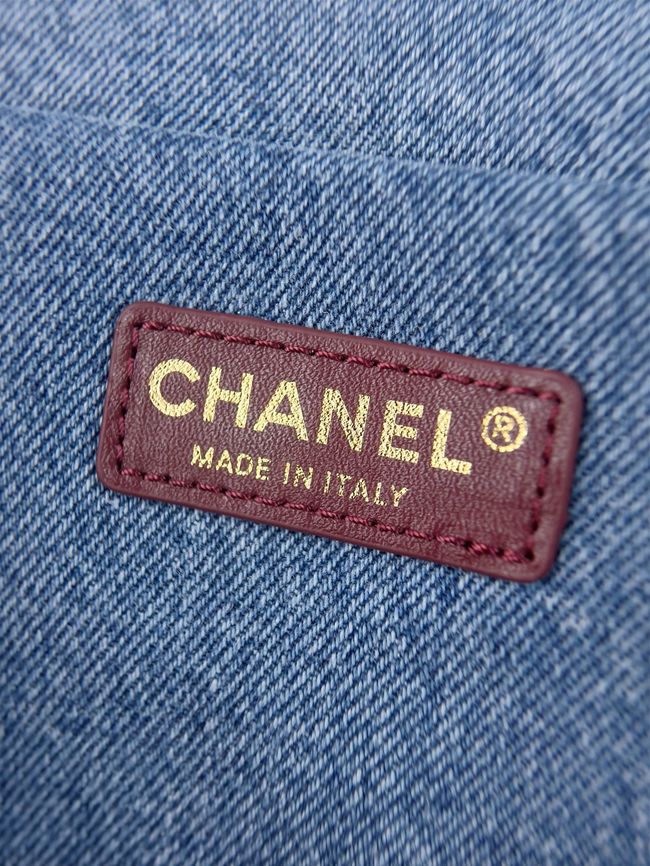 CHANEL Maxi Flapbag AS6233 denim blue CHANEL Maxi Flapbag AS6233 denim blue