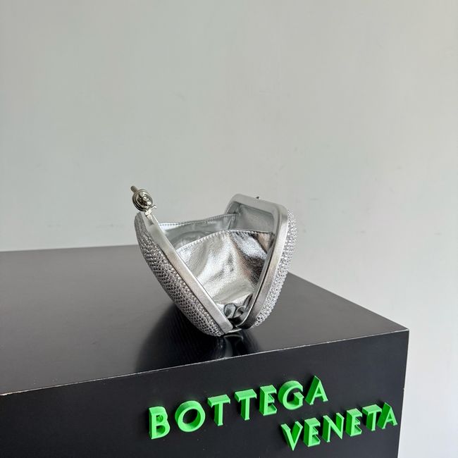 Bottega Veneta Soft Knot Clutch Crystal 06149 Silver Bottega Veneta Soft Knot Clutch Crystal 06149 Silver