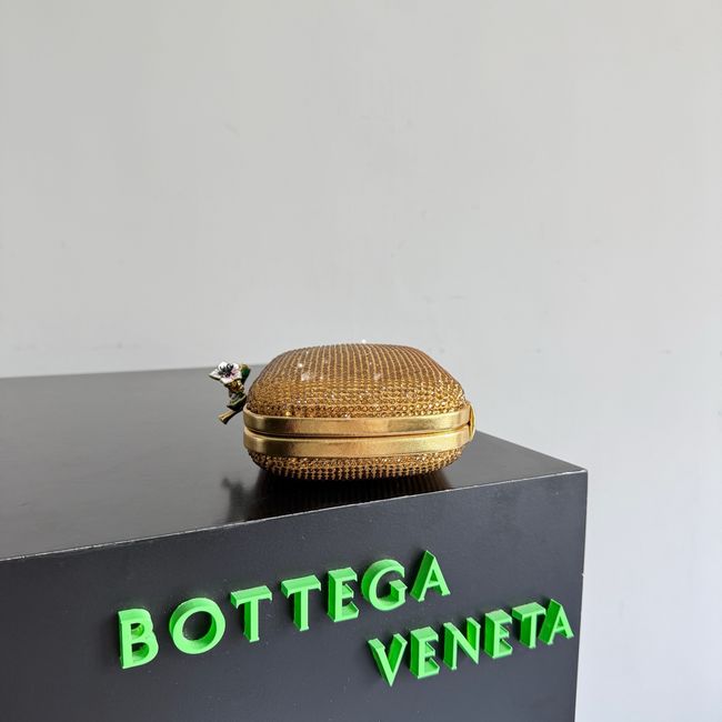 Bottega Veneta Soft Knot Clutch Crystal 06149 gold Bottega Veneta Soft Knot Clutch Crystal 06149 gold