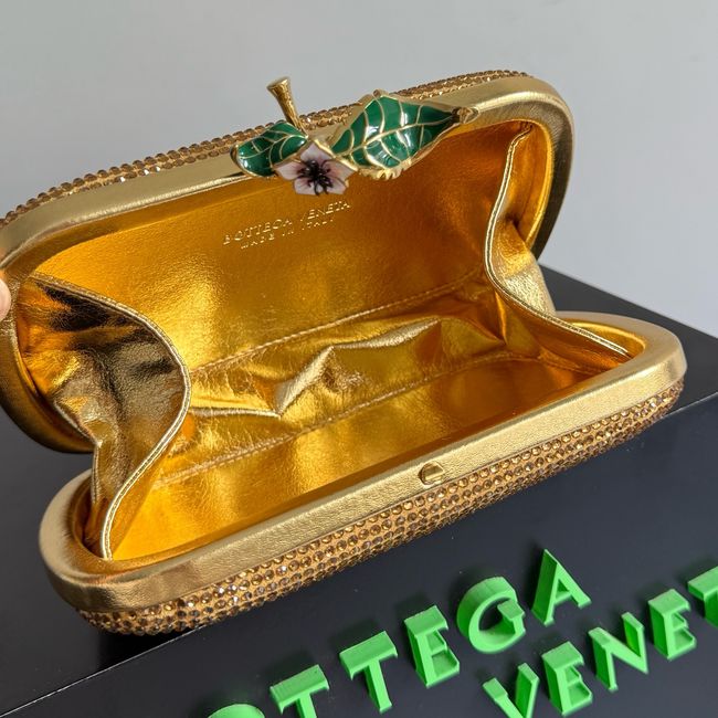 Bottega Veneta Soft Knot Clutch Crystal 06149 gold Bottega Veneta Soft Knot Clutch Crystal 06149 gold