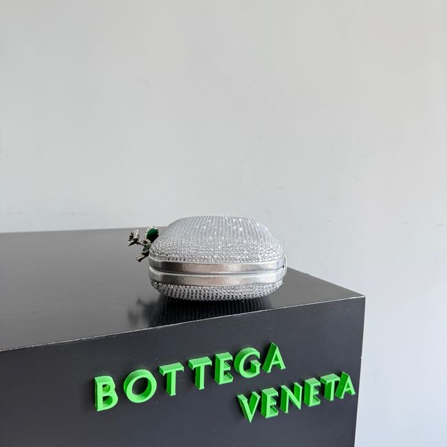 Bottega Veneta Soft Knot Clutch Crystal 866062V Silver Bottega Veneta Soft Knot Clutch Crystal 866062V Silver