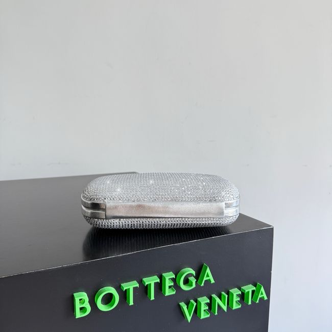 Bottega Veneta Soft Knot Clutch Crystal 866062V Silver Bottega Veneta Soft Knot Clutch Crystal 866062V Silver