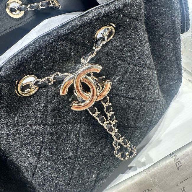 CHANEL 25 SMALL HANDBAG Felt AS5293 Dark Gray CHANEL 25 SMALL HANDBAG Felt AS5293 Dark Gray