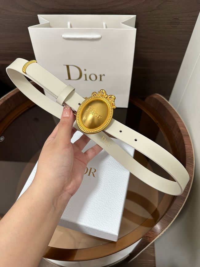 Dior Medaillon Belt Smooth Calfskin 25 MM B1022Q white Dior Medaillon Belt Smooth Calfskin 25 MM B1022Q white