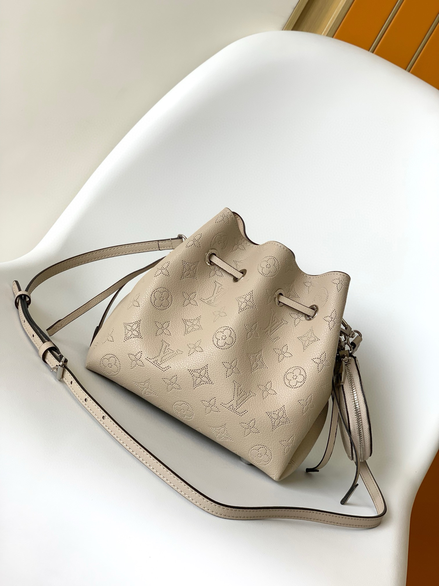 Louis Vuitton BELLA M57201 Creme Beige Louis Vuitton BELLA M57201 Creme Beige