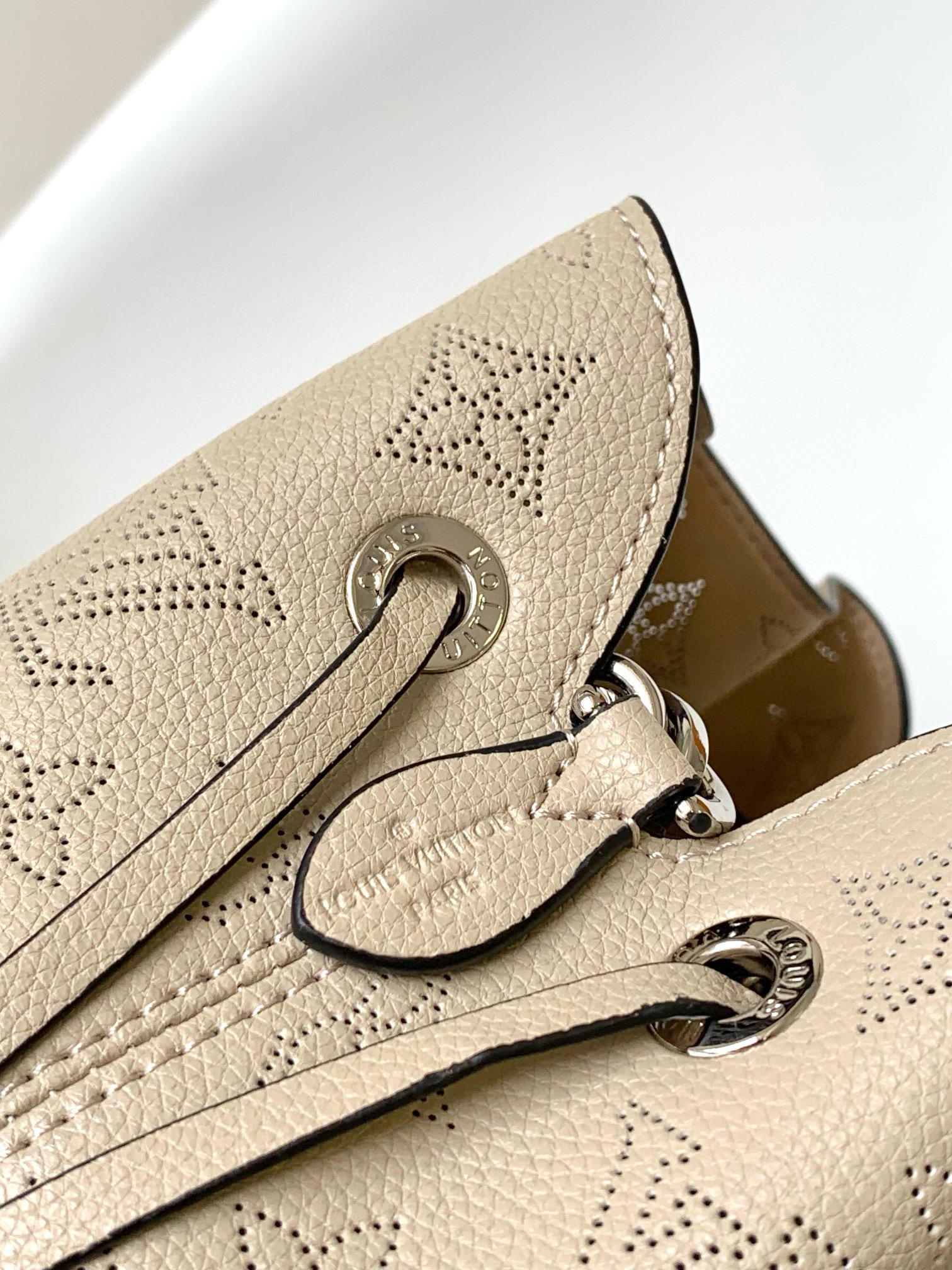Louis Vuitton BELLA M57201 Creme Beige Louis Vuitton BELLA M57201 Creme Beige